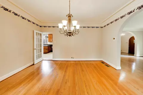 Dining - 1240 William St, River Forest, IL 60305 photo 1 of 2