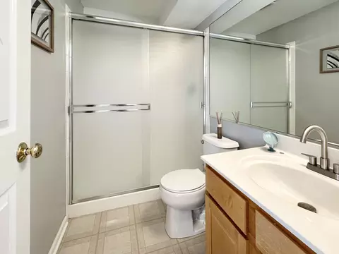 Bath - 2443 Baldwin Ct, Aurora, IL 60503 photo 6 of 6