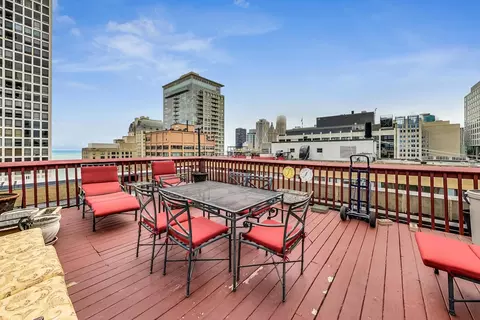 Exterior - 222 E Chestnut St #9D, Chicago, IL 60611 photo 3 of 3