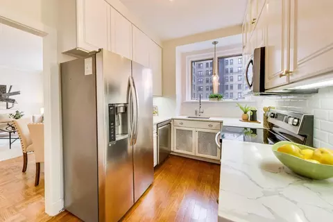 Kitchen - 222 E Chestnut St #9D, Chicago, IL 60611 photo 1 of 1