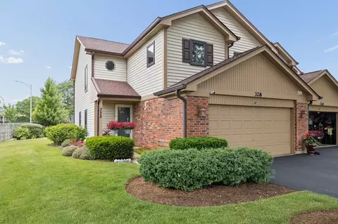 328 Cromwell Ct, Westmont, IL 60559