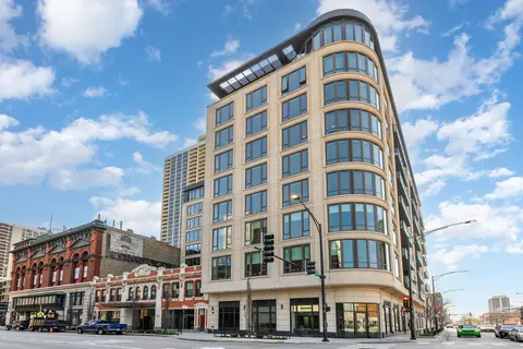 1550 N Clark St #902, Chicago, IL 60610