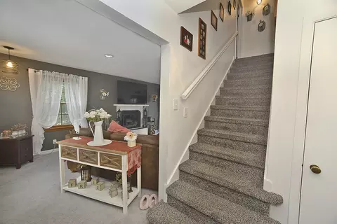 Entry Way - 733 E Main St, Ottawa, IL 61350 photo 1 of 1