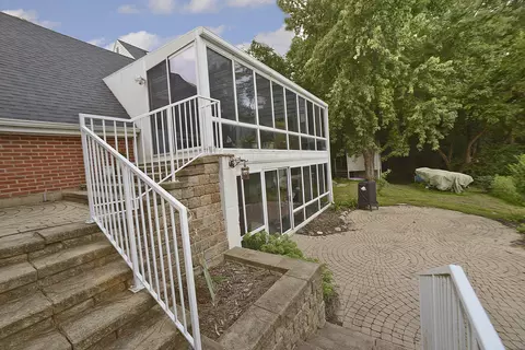 Exterior - 733 E Main St, Ottawa, IL 61350 photo 5 of 10