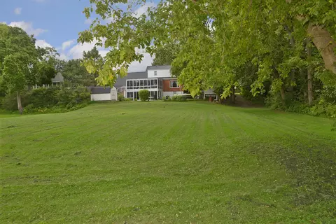 Exterior - 733 E Main St, Ottawa, IL 61350 photo 3 of 10