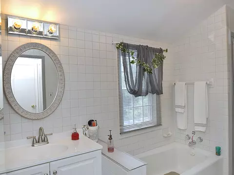 Bath - 733 E Main St, Ottawa, IL 61350 photo 2 of 2