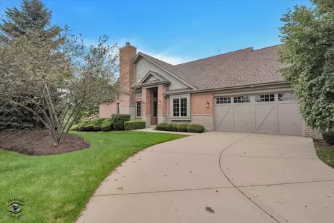 20400 Mackinac Point Dr, Frankfort, IL 60423