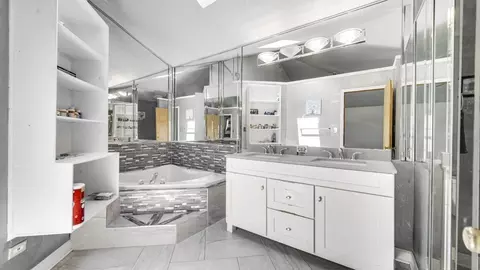 Bath - 322 Central Ave, Matteson, IL 60443 photo 1 of 4