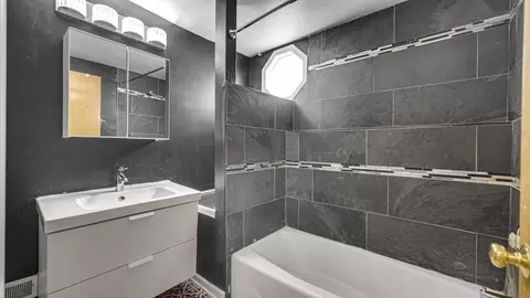 Bath - 322 Central Ave, Matteson, IL 60443 photo 4 of 4
