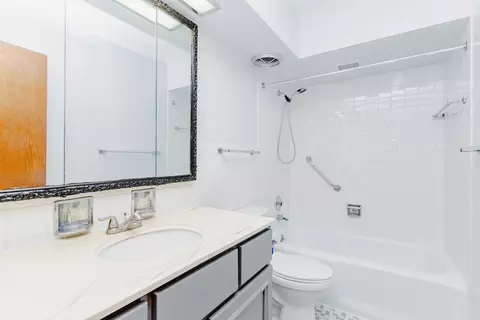 Bath - 1633 River St #2A, Des Plaines, IL 60016 photo 1 of 1
