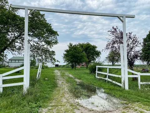 16811 E 2600 North Rd, Odell, IL 60460