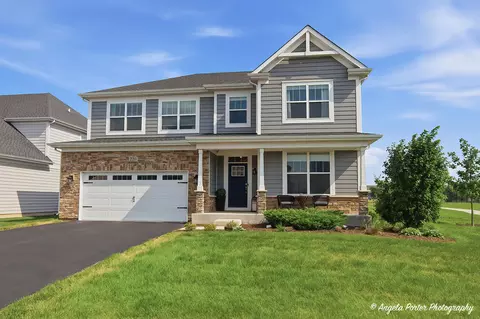 220 Hoffmann Dr, Buffalo Grove, IL 60089