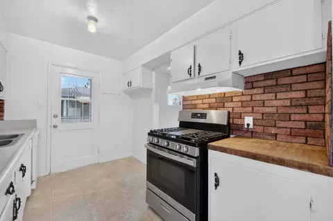 Kitchen - 4944 Wilton Pl, Riverside, CA 92504 photo 2 of 6