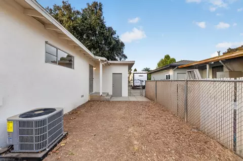 Exterior - 4944 Wilton Pl, Riverside, CA 92504 photo 7 of 8