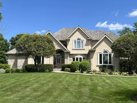29051 N Cleek Ct, Mundelein, IL 60060