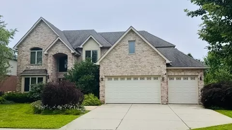 2104 Westover Rd, North Aurora, IL 60542
