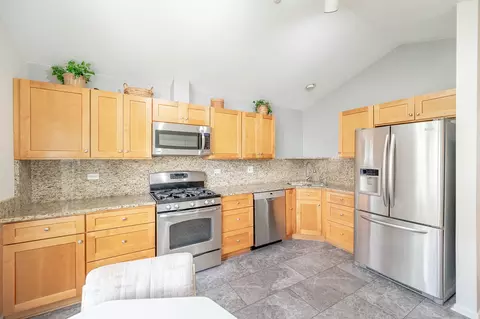 Kitchen - 1619 Camberley Ct #2, Bartlett, IL 60103 photo 2 of 3