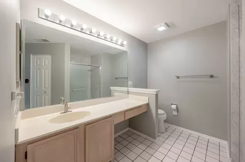 Bath - 1619 Camberley Ct #2, Bartlett, IL 60103 photo 2 of 2