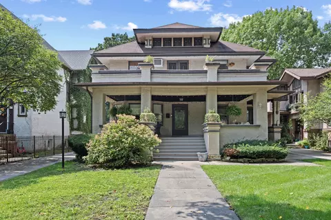 625 N Oak Park Ave, Oak Park, IL 60302