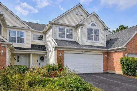 1004 Charlestowne Dr, West Chicago, IL 60185