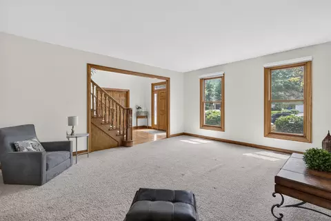 Living - 450 Ford Ln, Bartlett, IL 60103 photo 1 of 3