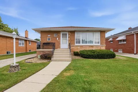 4524 W 100th Pl, Oak Lawn, IL 60453