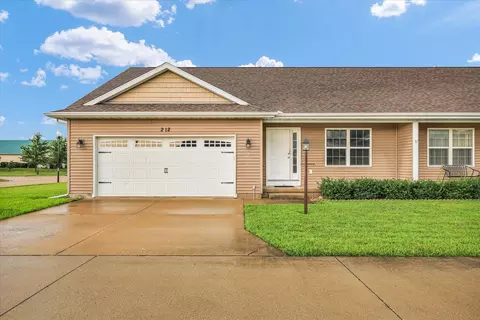 212 Medinah Ct, Fisher, IL 61843