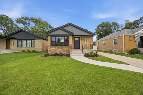 9243 S Francisco Ave, Evergreen Park, IL 60805
