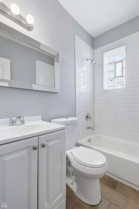 Bath - 16 E 118th Pl, Chicago, IL 60628 photo 2 of 2