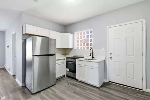 Kitchen - 16 E 118th Pl, Chicago, IL 60628 photo 2 of 3