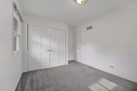 Bedroom - 4100 Hudson Dr, Hoffman Estates, IL 60192 photo 3 of 5