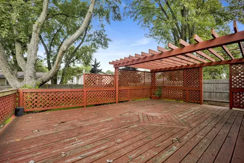 Exterior - 4100 Hudson Dr, Hoffman Estates, IL 60192 photo 5 of 6