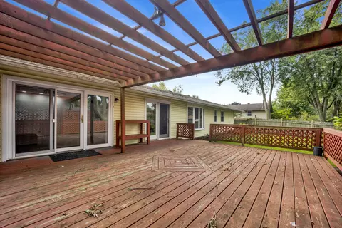 Exterior - 4100 Hudson Dr, Hoffman Estates, IL 60192 photo 4 of 6
