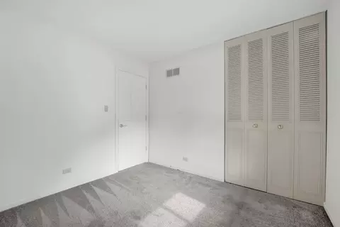 Bedroom - 4100 Hudson Dr, Hoffman Estates, IL 60192 photo 5 of 5