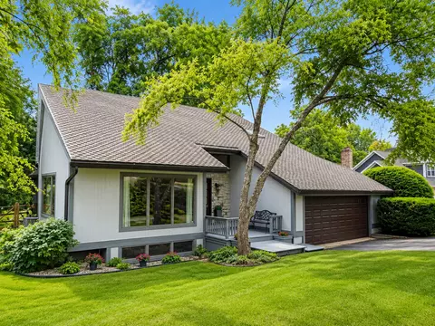 5 N961 Ravine Dr, Saint Charles, IL 60175