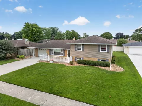 View/Area - 1817 Root St, Crest Hill, IL 60403 photo 1 of 9