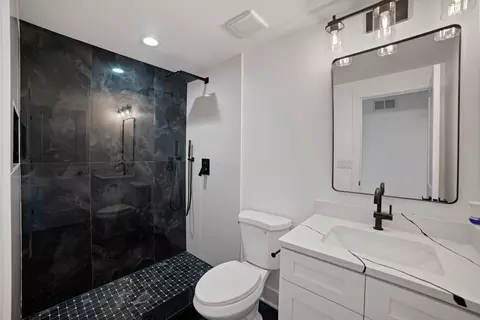 Bath - 4200 Prescott Ave, Lyons, IL 60534 photo 1 of 4