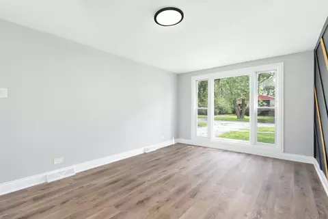 Living - 16140 Marshfield Ave, Markham, IL 60428 photo 2 of 2