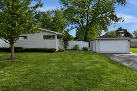 79 S Heather Dr, Crystal Lake, IL 60014