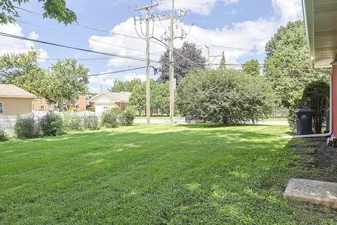 Exterior - 1305 Van St, Elgin, IL 60123 photo 5 of 9