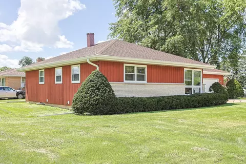 Exterior - 1305 Van St, Elgin, IL 60123 photo 4 of 9