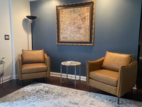 Living - 54 Forest Ave #2W, Riverside, IL 60546 photo 1 of 3