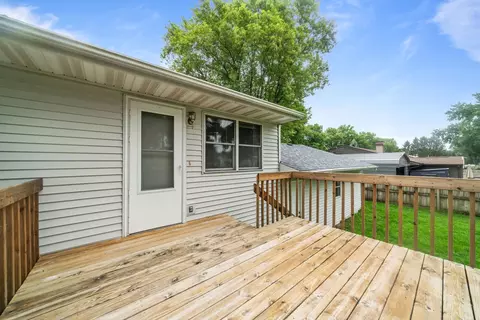 Exterior - 11320 2nd St, Roscoe, IL 61073 photo 3 of 6