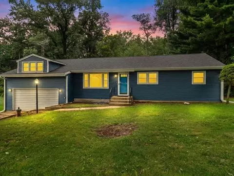510 Elizabeth Rd, Oregon, IL 61061