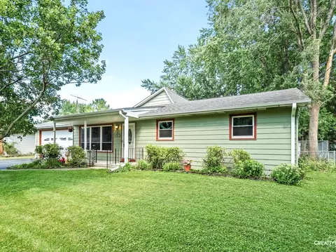 310 N View St, Hinckley, IL 60520