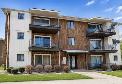6329 175th St #2N, Tinley Park, IL 60477