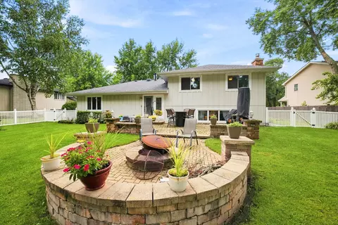 Exterior - 25403 W Willow Dr, Plainfield, IL 60544 photo 4 of 7