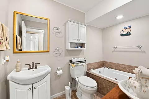 Bath - 25403 W Willow Dr, Plainfield, IL 60544 photo 3 of 3