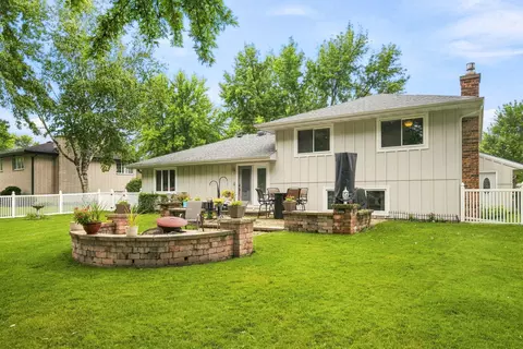 Exterior - 25403 W Willow Dr, Plainfield, IL 60544 photo 5 of 7