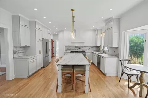 Kitchen - 1772 Challenger Ct, Wheaton, IL 60189 photo 8 of 8